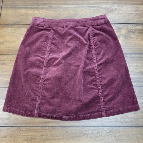 Arizona Jeans Co. Corduroy Mini Skirt Burgundy Full Button - Size 3 Juniors - Picture 2 of 3